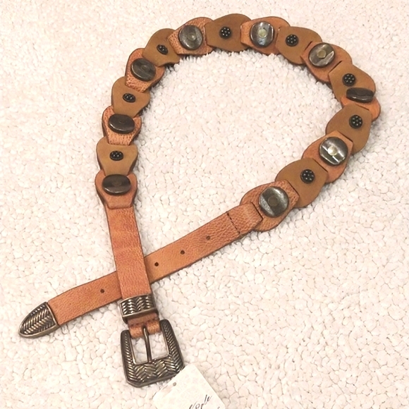RARE*FREE PEOPLE Medallion Raw Cowhide Leather Bohemian Belt $98-FP.COM 2021' - Picture 2 of 16